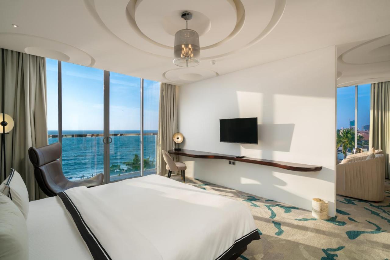 Ocean Suite Spa Bath Balcony