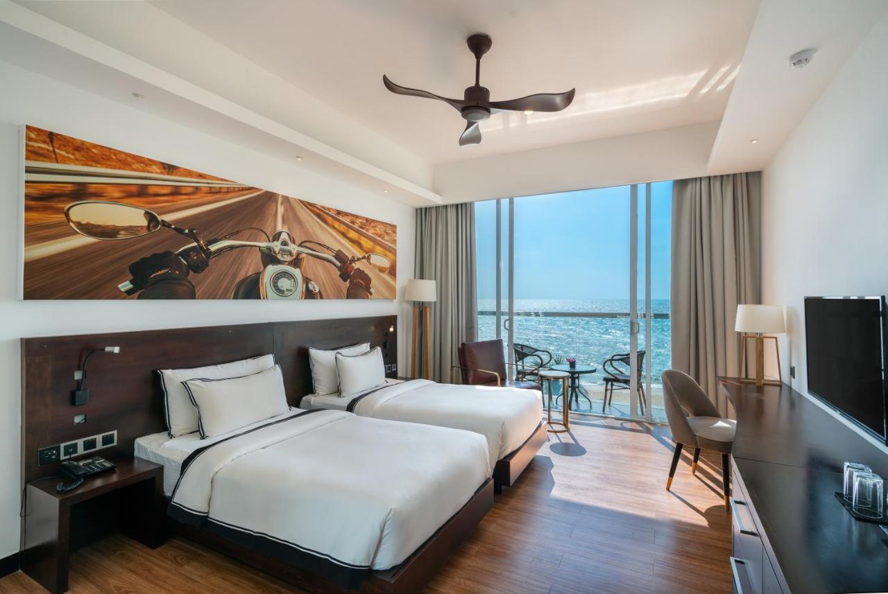 Super Deluxe Twin Room Sea View Balcony