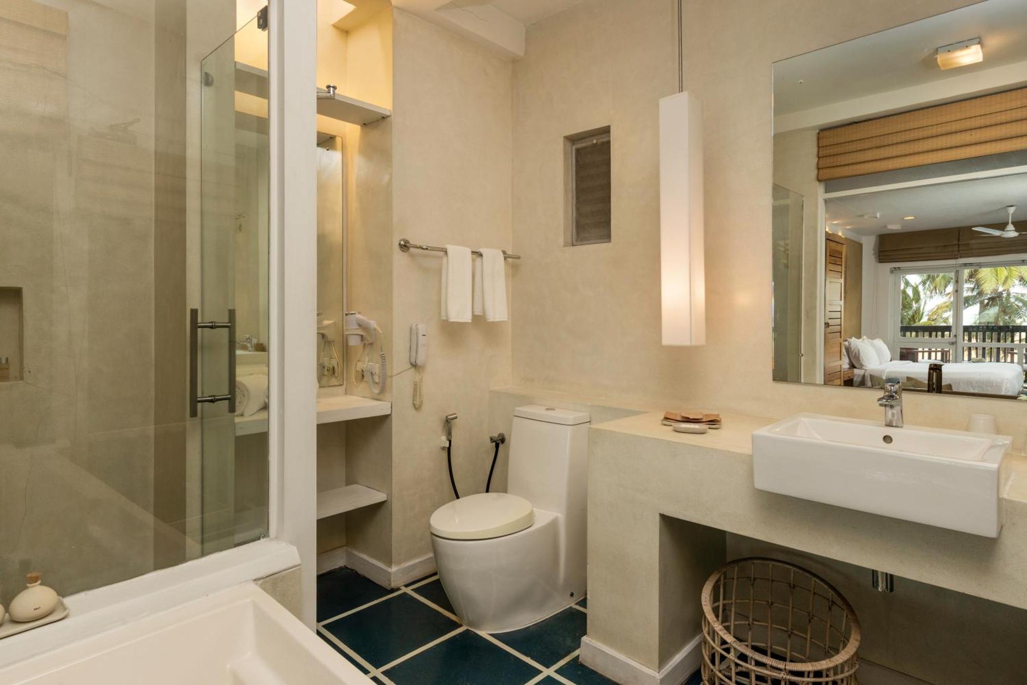 Deluxe Twin Room Sea View at Center Point Black Coral & at Seaside Social restaurants