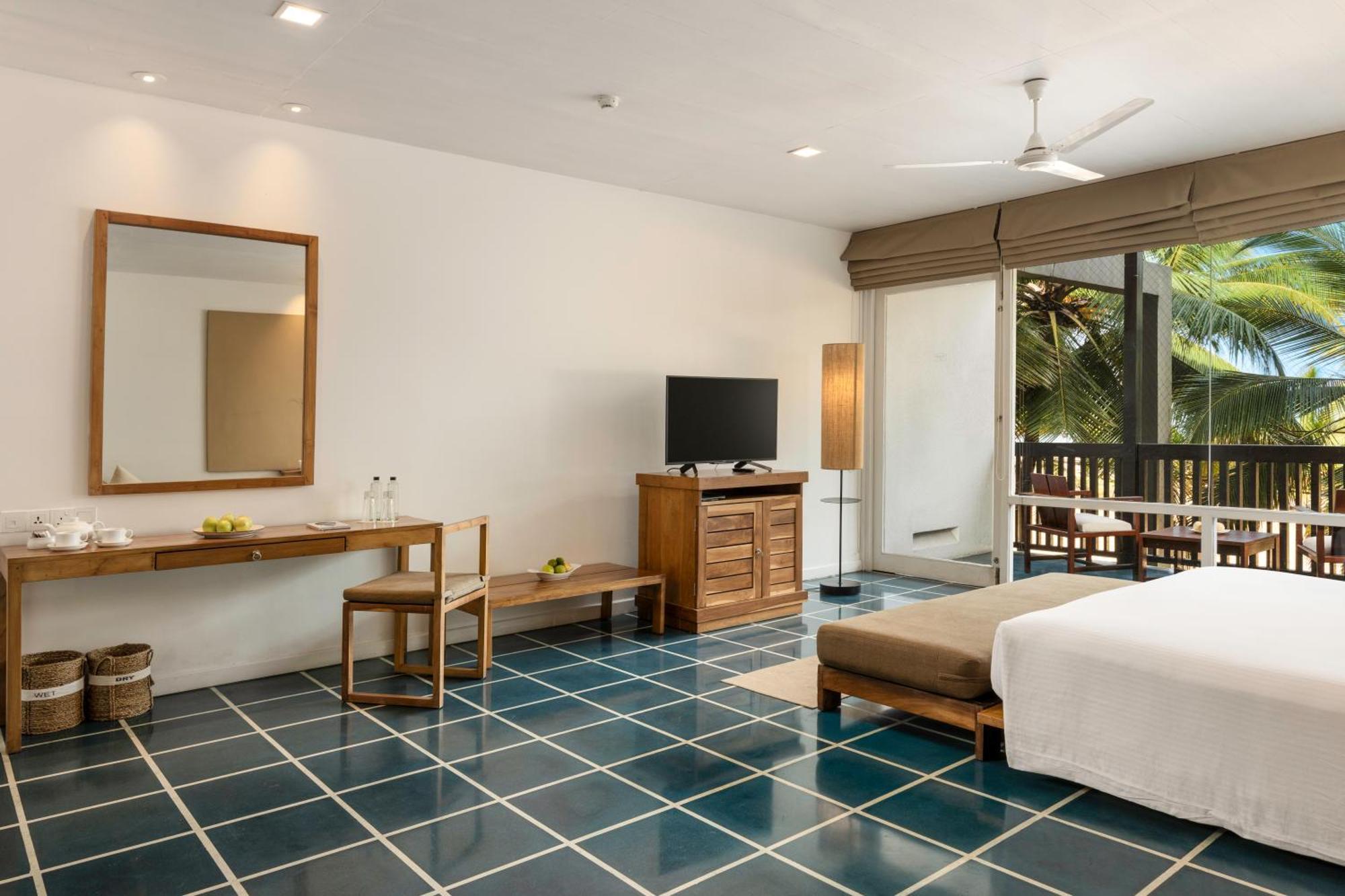 Super Deluxe Twin Room Sea view at Center Point Black Coral & at Seaside Social restaurants