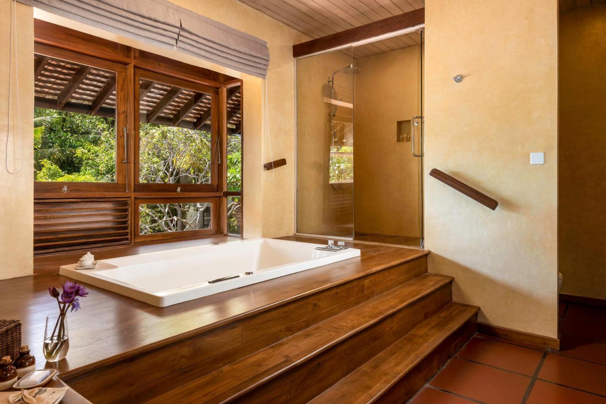 Lagoon Suite Including 60-minute daily treatment,1623661417:JPEG