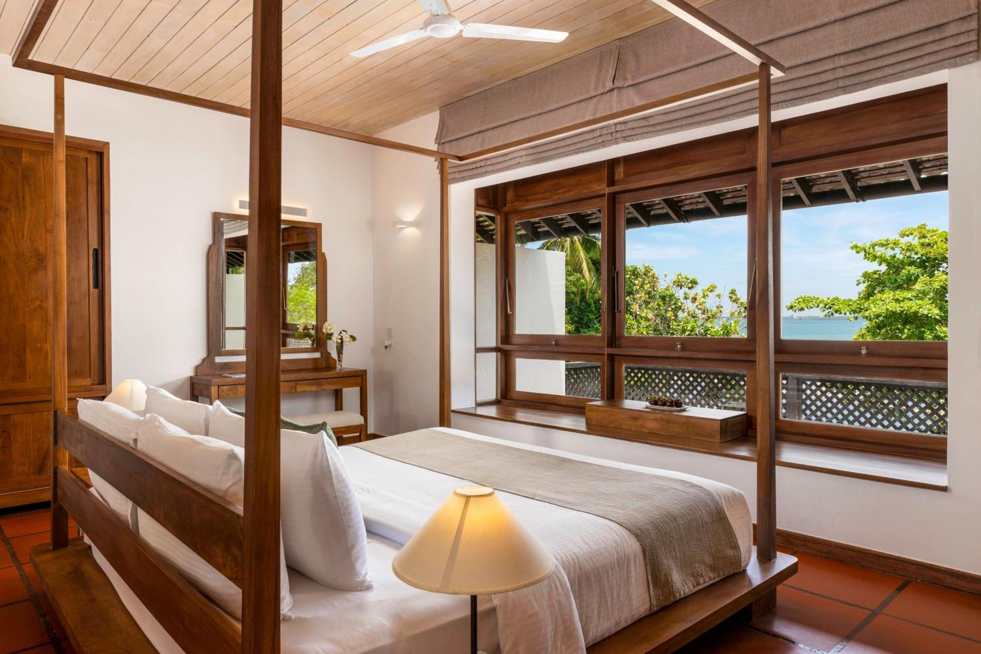 Lagoon Suite Including 60-minute daily treatment