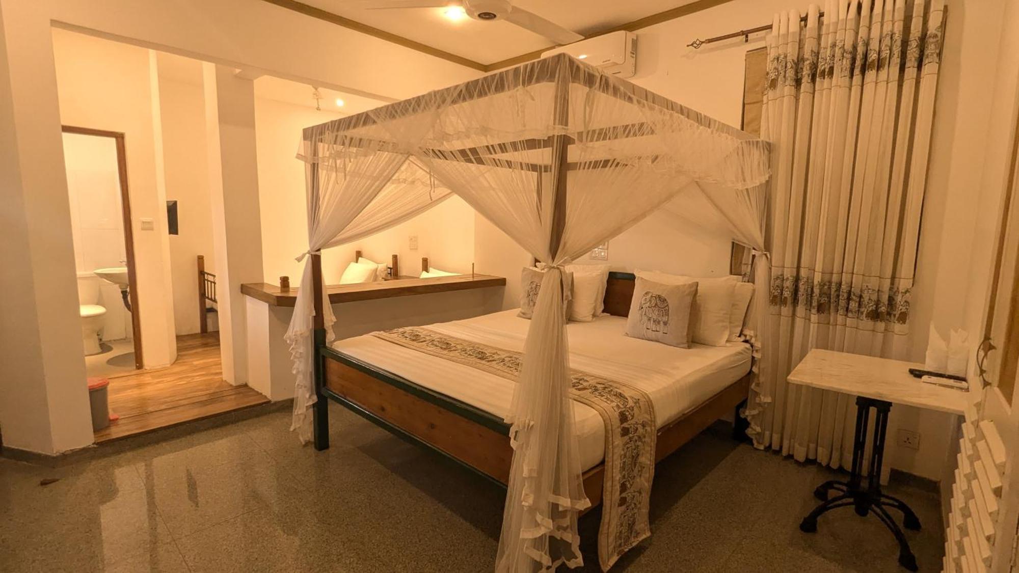 Family Room with Balcony,1682943560:JPEG