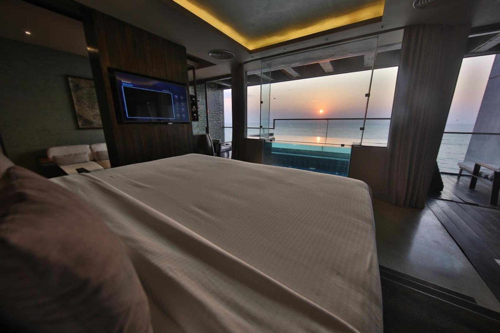 Suite Private Pool Airport Transfer