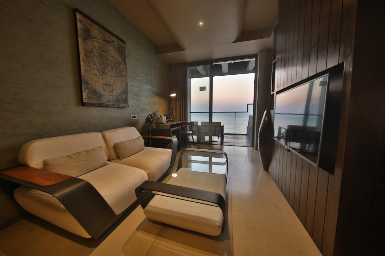 Suite Private Pool Airport Transfer