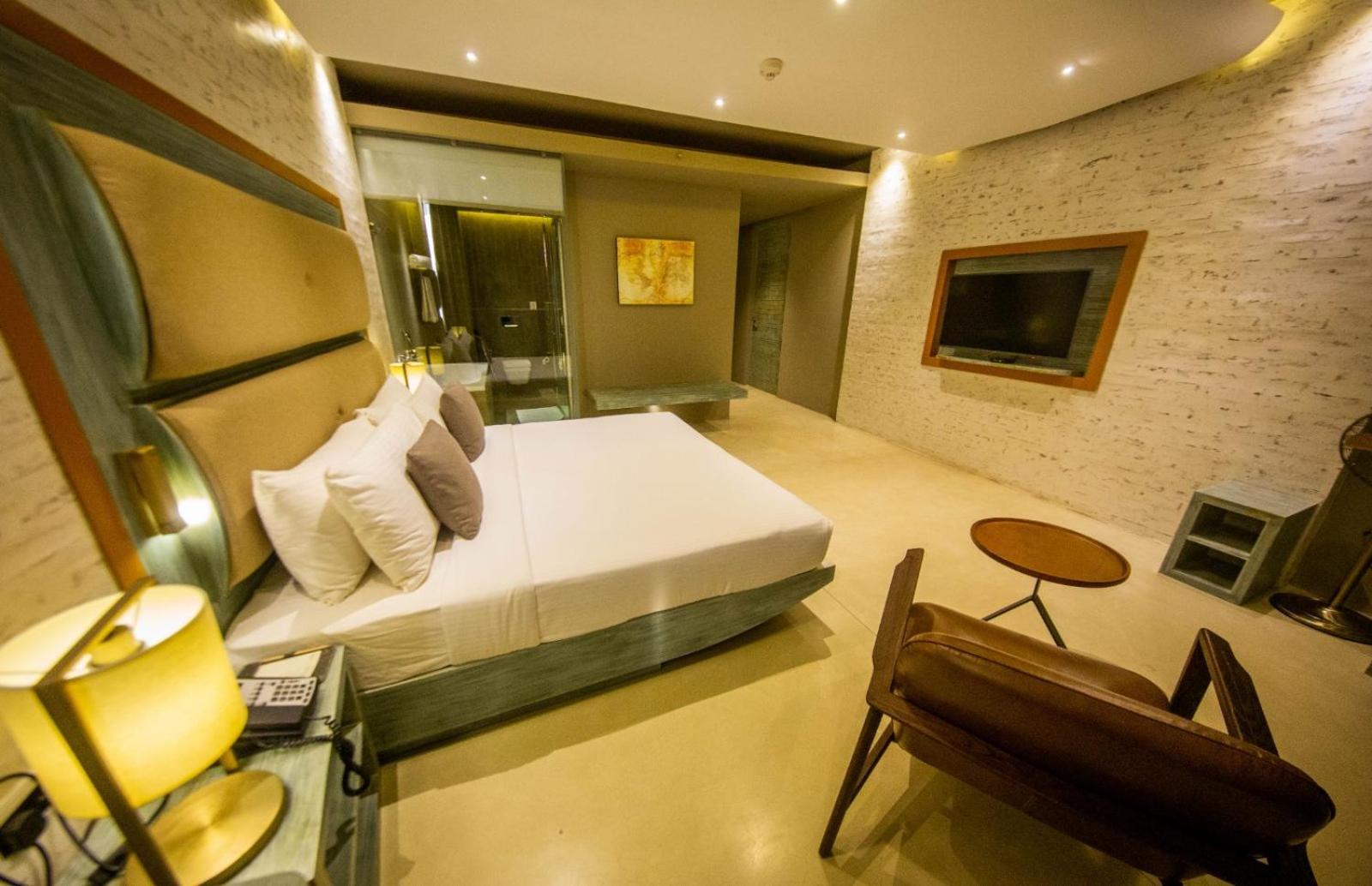 Deluxe Double or Twin Room Sea View Airport Transfer