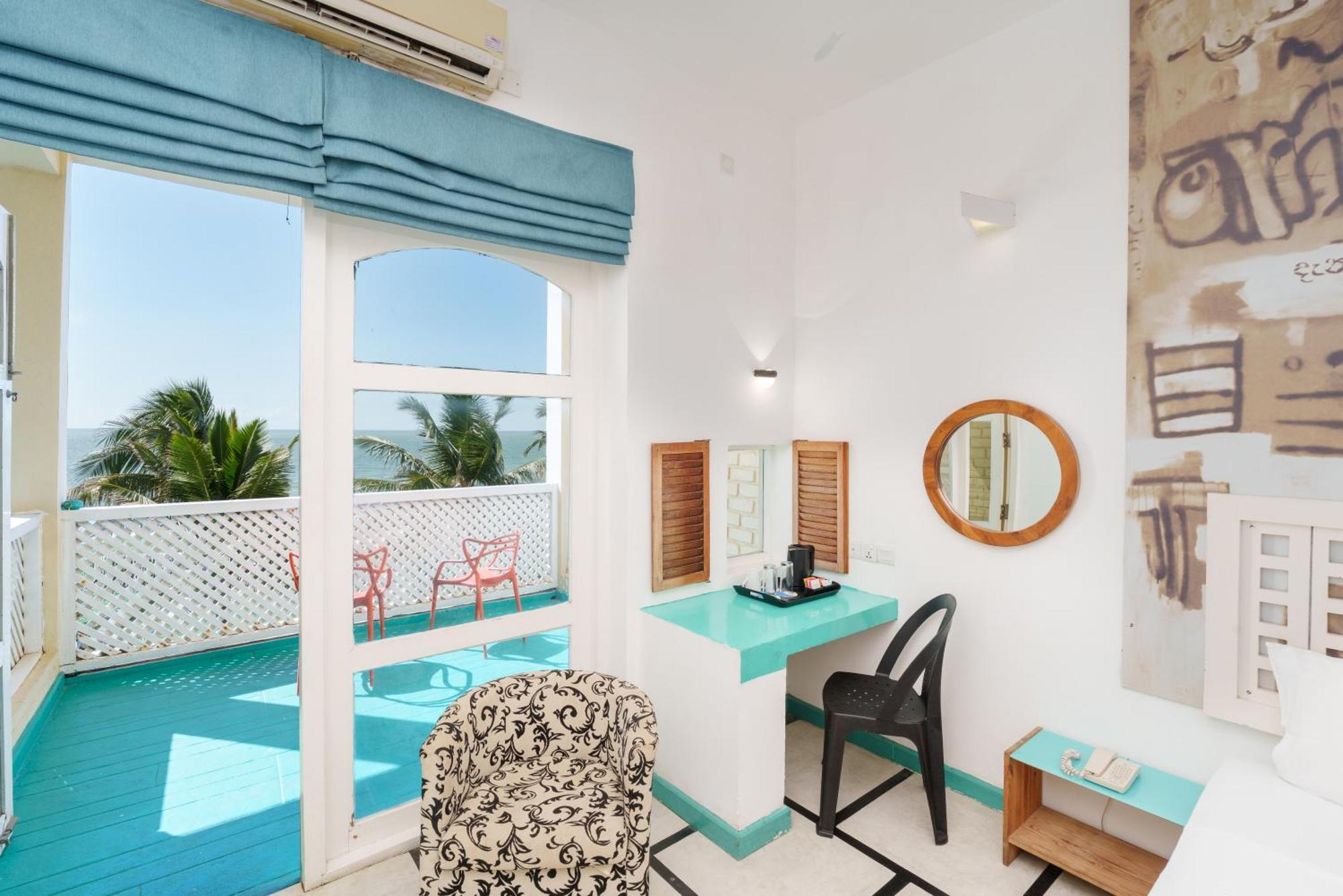 Standard Room Sea View – Two Complimentary Local Cocktails at Sundown
