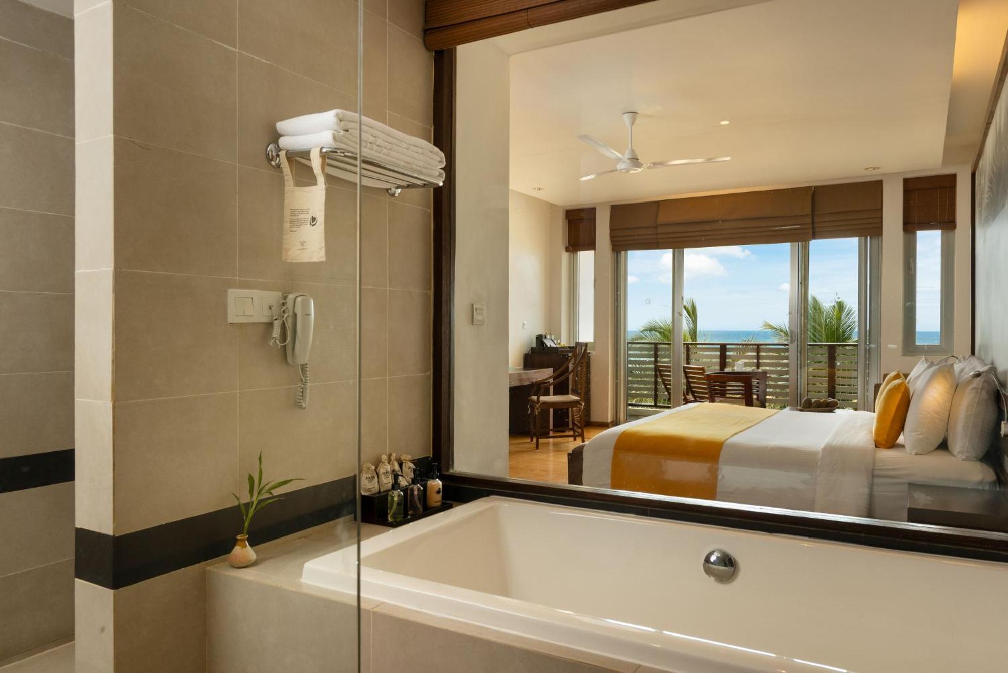 Deluxe Twin Room Sea View at Seaside Social Lounge & Bar & on Spa Black Coral & Centre Point Restaurants,1765586892:JPEG
