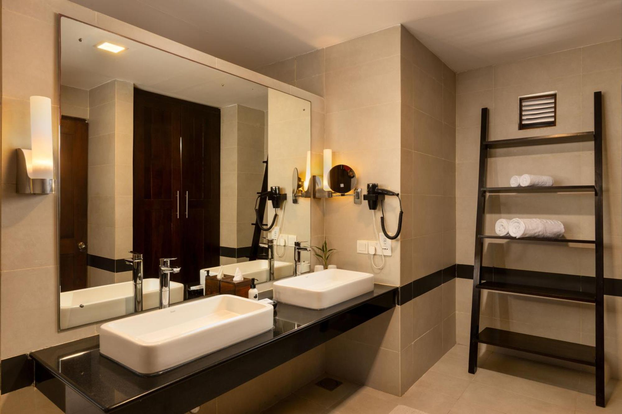 Suite Sea View at Seaside Social Lounge & Bar & on Spa Black Coral & Centre Point Restaurants