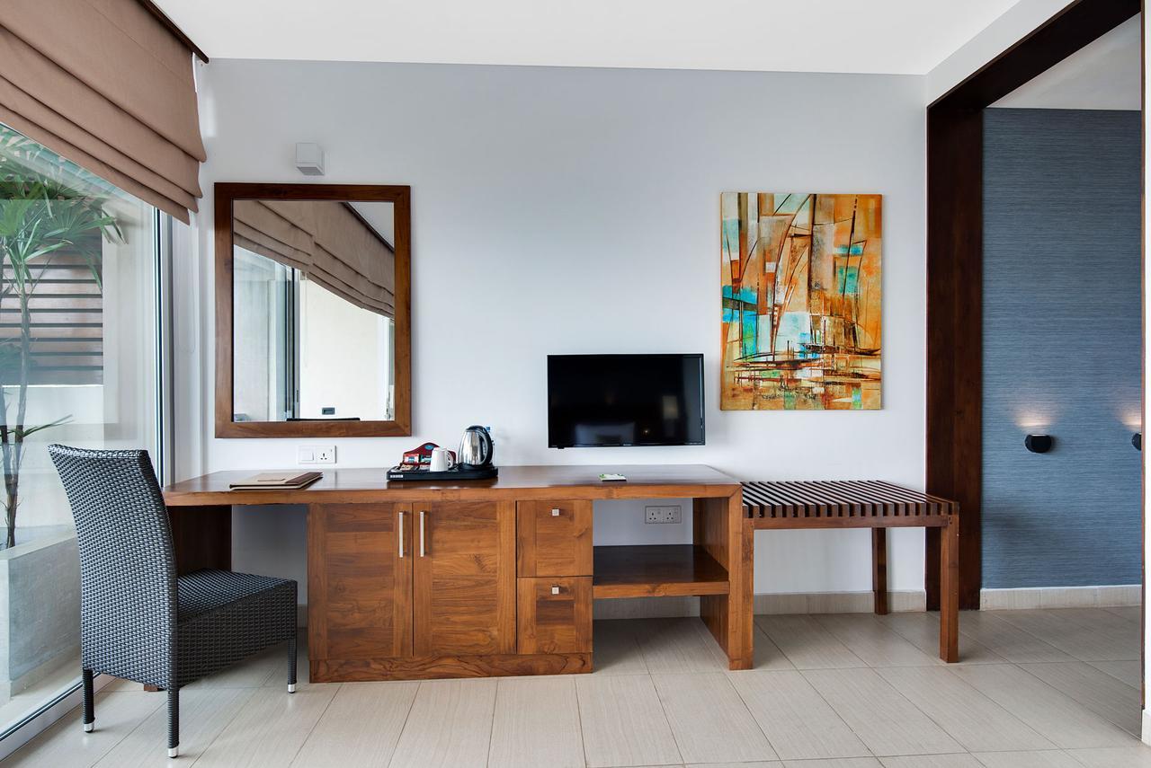 Superior Lagoon View,832550171:JPEG