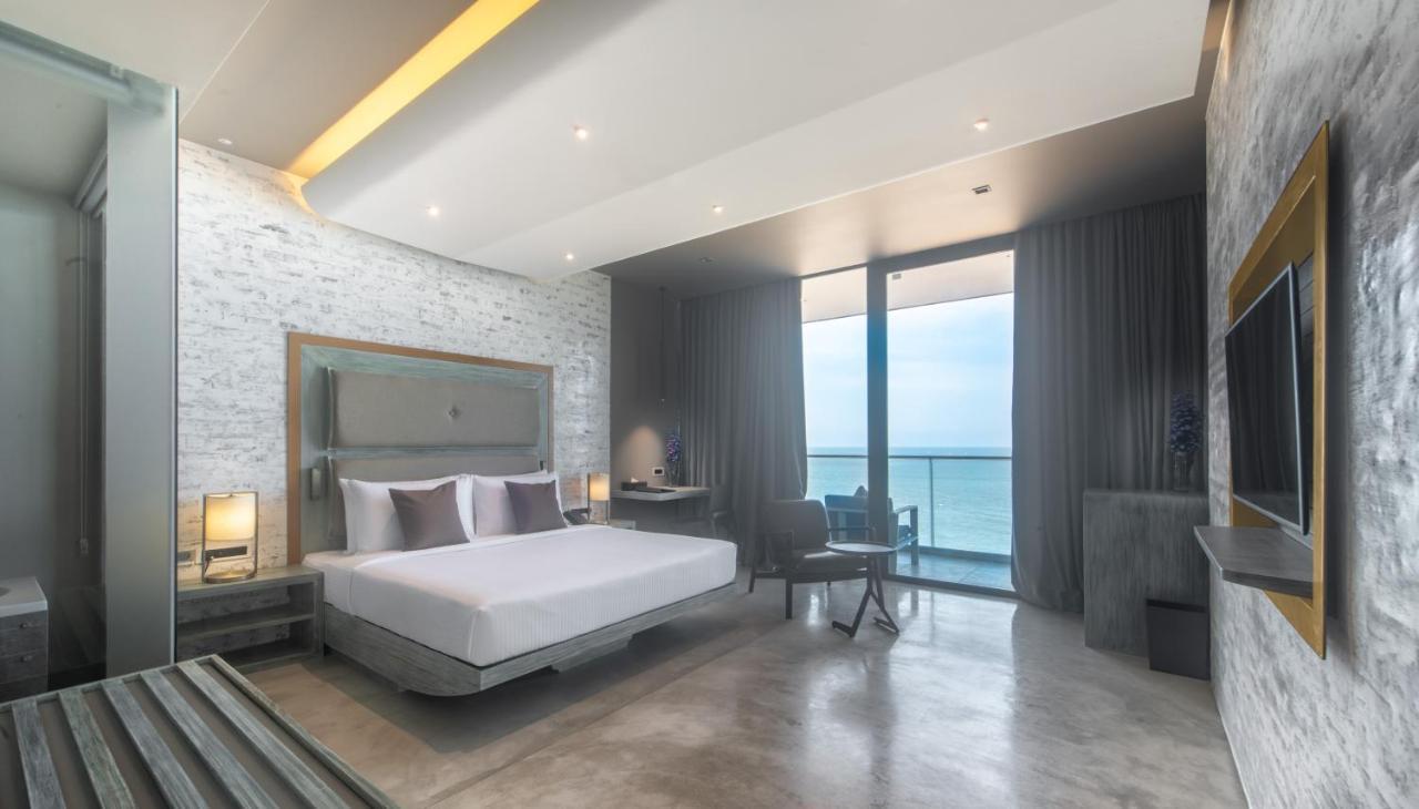 Deluxe Double or Twin Room Sea View Airport Transfer