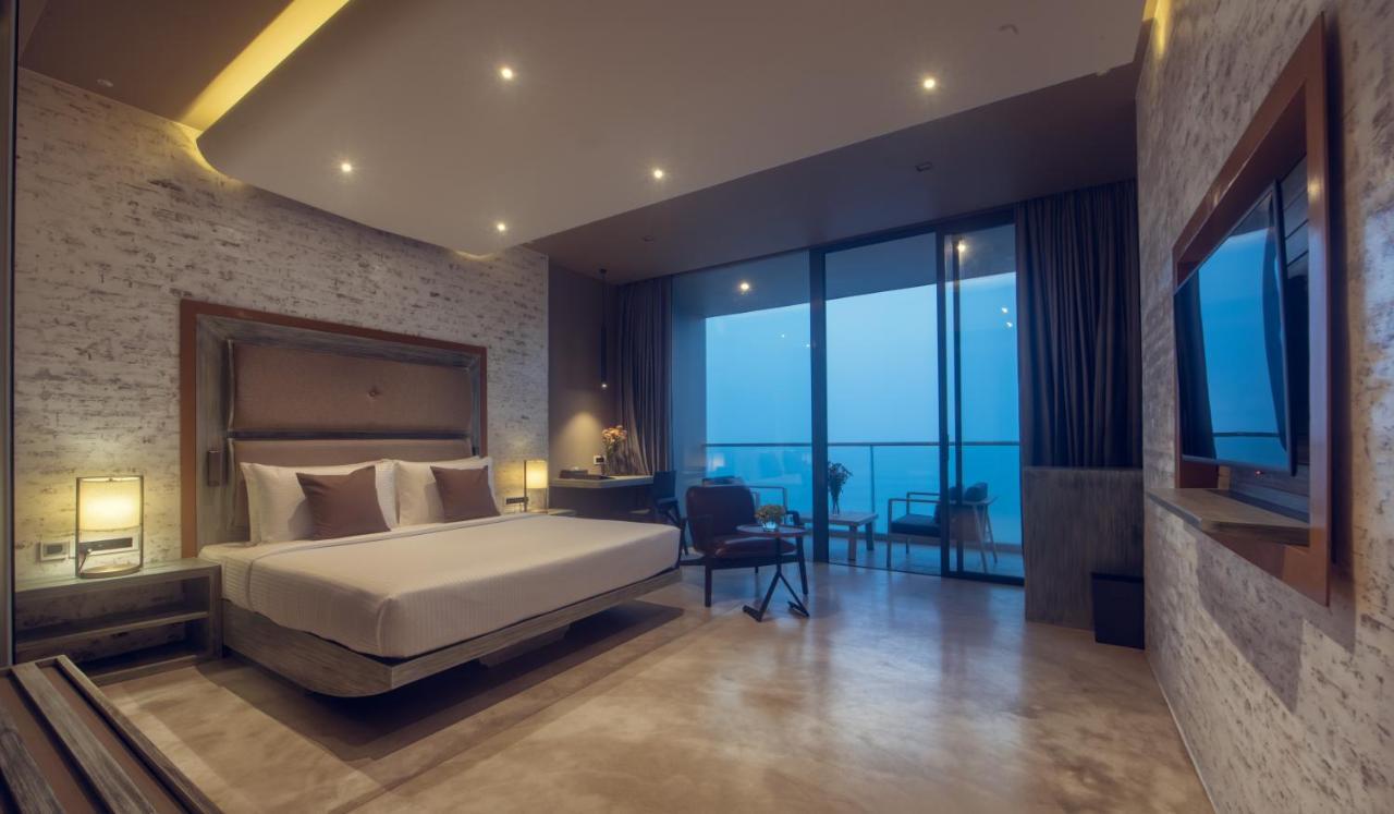 Deluxe Double or Twin Room Sea View Airport Transfer