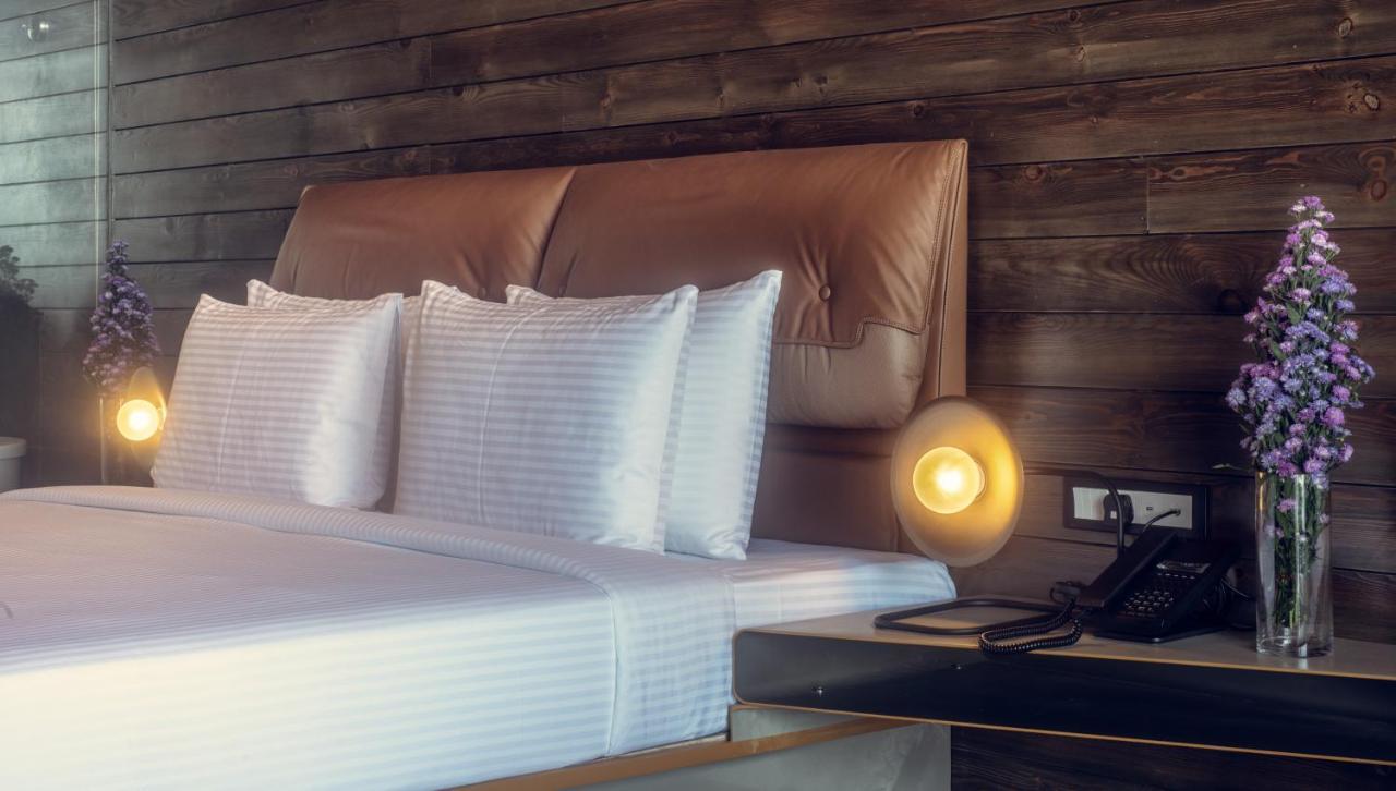 Premier Double Room Sea View Airport Transfer