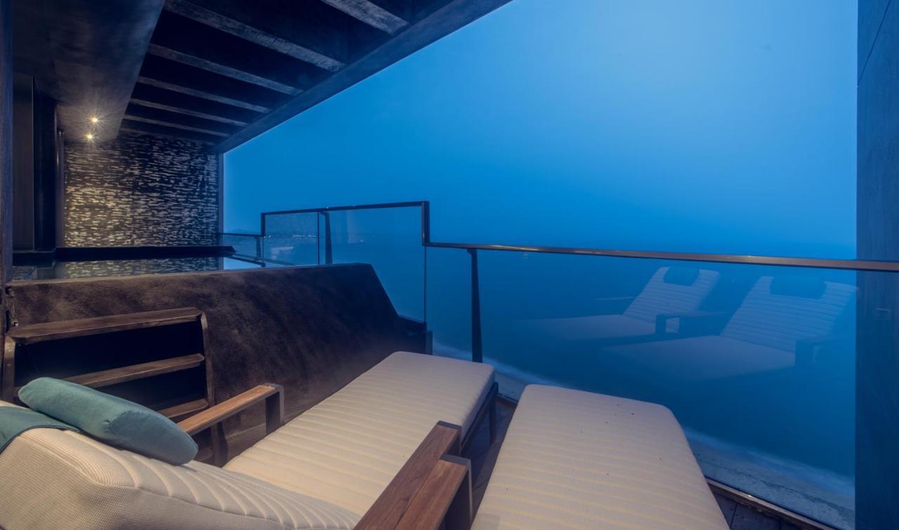Suite Private Pool Airport Transfer