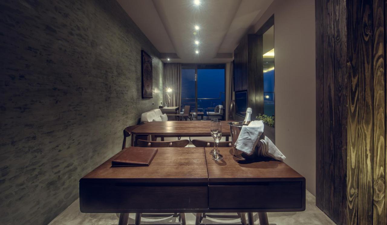 Suite Private Pool Airport Transfer