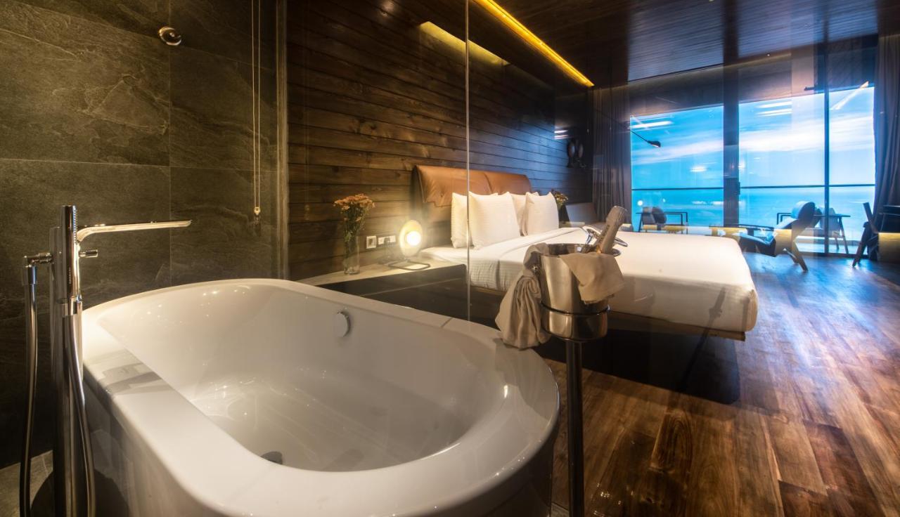Premier Double Room Sea View Airport Transfer