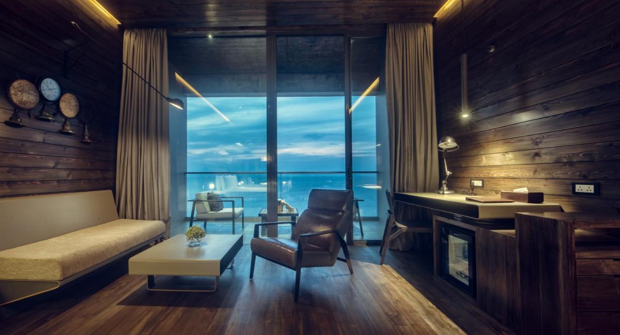 Premier Double Room Sea View Airport Transfer
