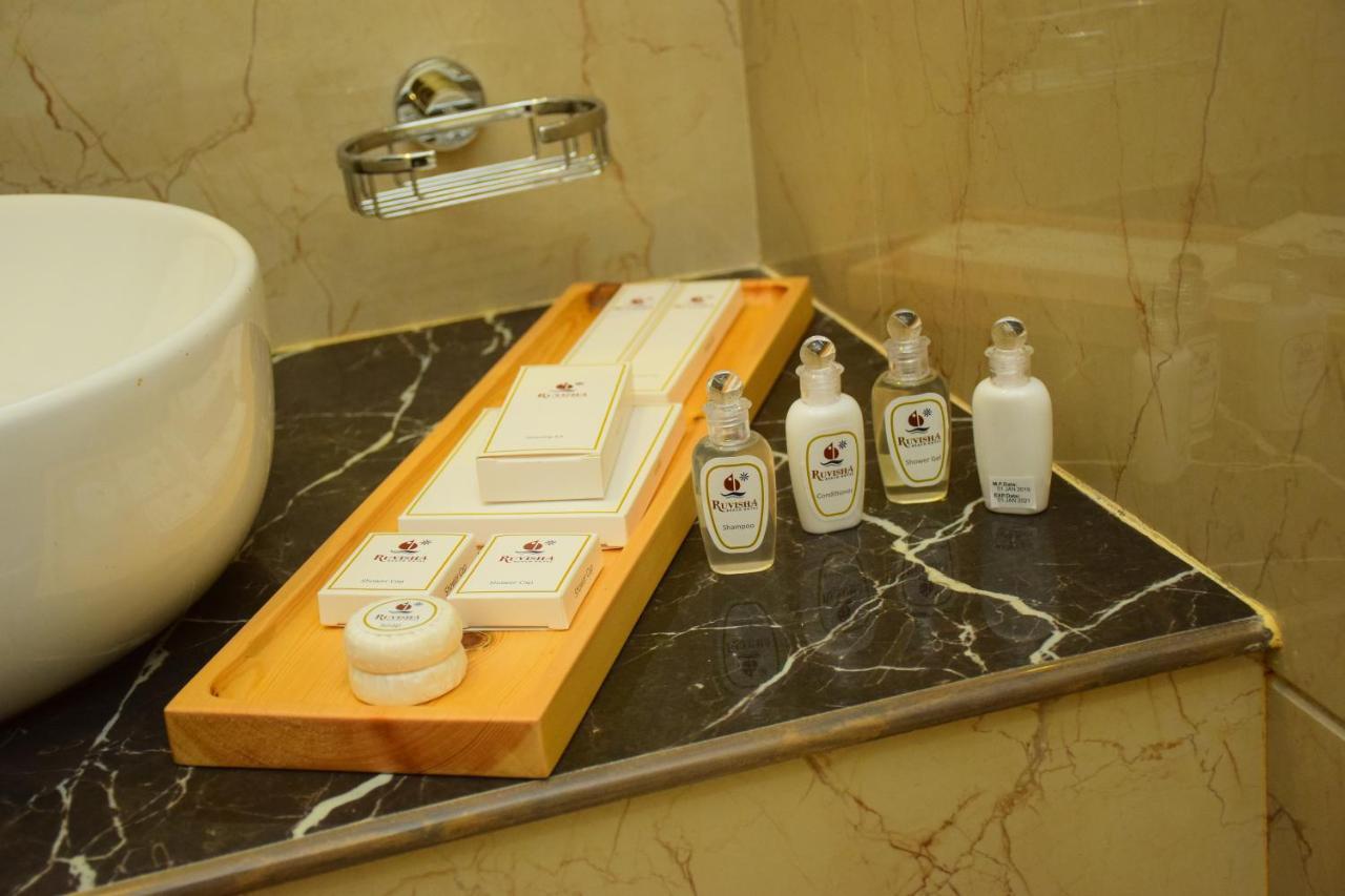 Family Suite Hot Tub Early Check & Late Check-out on Availability