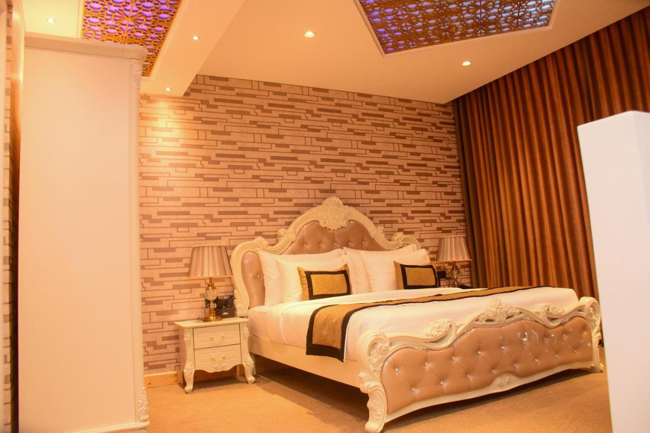 Corner Suite Balcony & Sea View Early Check & Late Check-out on Availability