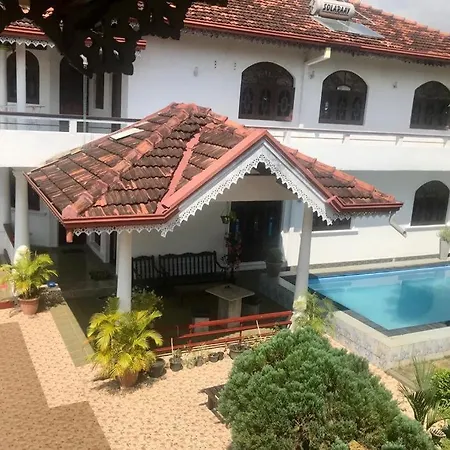 Kingz And Queenz - Negombo-2