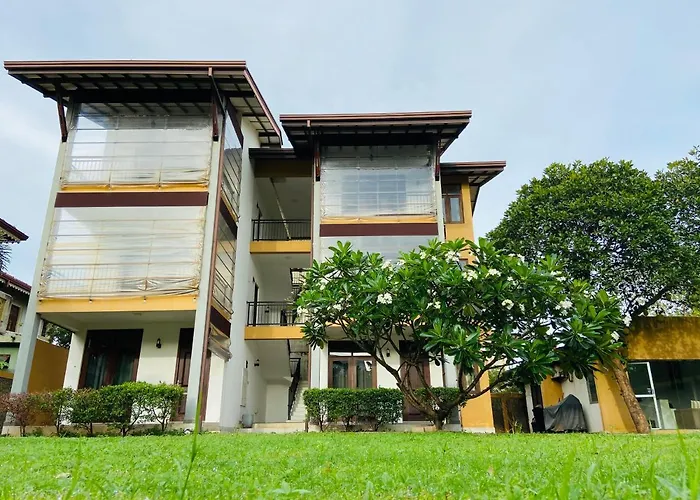 Sea Breeze Deluxe Inn Negombo