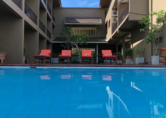 The Cave By Blue Bird Hotel Negombo