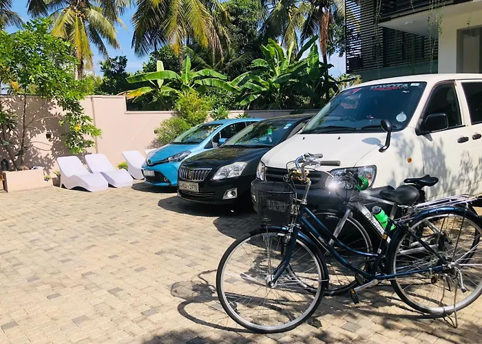 Ceylanro Transit Villa Negombo