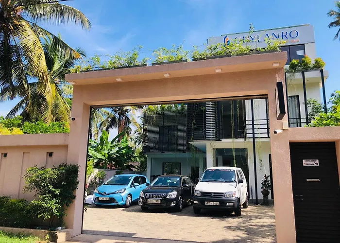 Ceylanro Transit Villa Negombo
