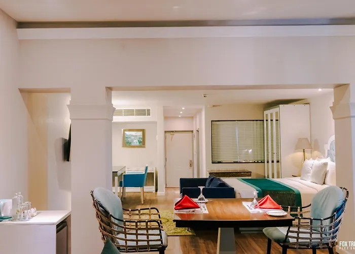 Earl'S Regent Negombo "Golden Shore At Your Door - Find Your Dream Stay"