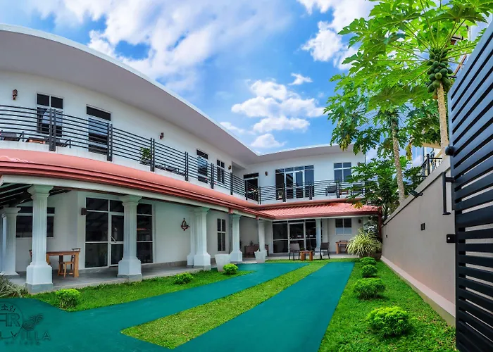 Ruth Villa Negombo