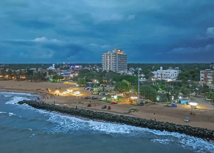 Corundum Breeze Negombo Hotel